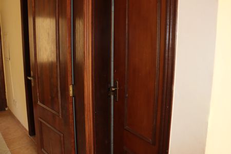 Casa de condomínio para alugar com 320m², 5 quartos e 4 vagasHall