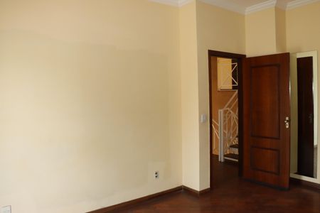 Casa de condomínio para alugar com 320m², 5 quartos e 4 vagasSuíte 5