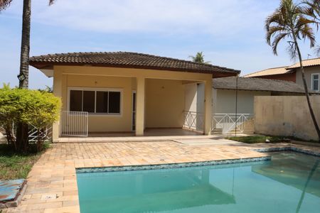 Casa de condomínio para alugar com 320m², 5 quartos e 4 vagasÁrea Externa