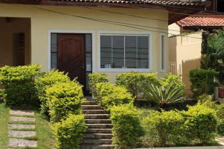 Casa de condomínio para alugar com 320m², 5 quartos e 4 vagasFachada