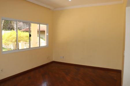 Casa de condomínio para alugar com 320m², 5 quartos e 4 vagasCobertura