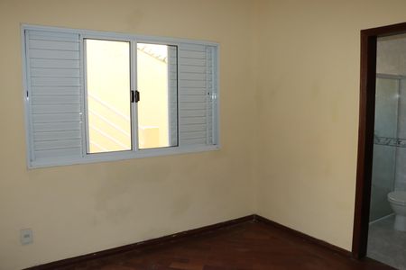 Casa de condomínio para alugar com 320m², 5 quartos e 4 vagasSuíte 2