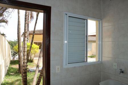 Casa de condomínio para alugar com 320m², 5 quartos e 4 vagasÁrea de Serviço