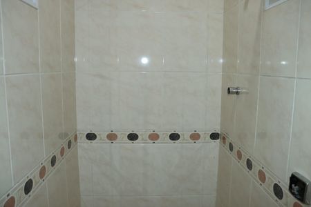 Casa de condomínio para alugar com 320m², 5 quartos e 4 vagasBanheiro da Suíte 1