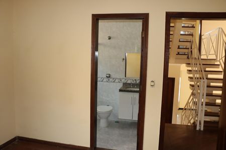 Casa de condomínio para alugar com 320m², 5 quartos e 4 vagasSuíte 2