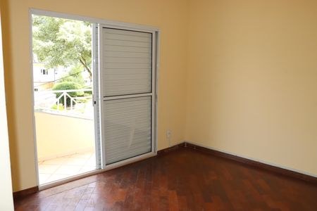Casa de condomínio para alugar com 320m², 5 quartos e 4 vagasSuíte 4