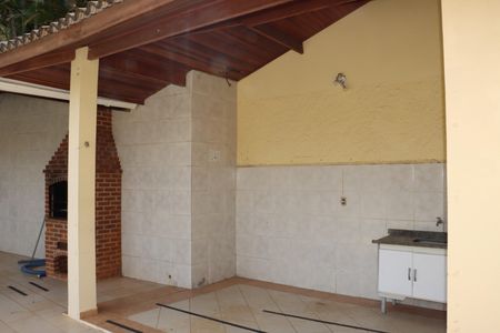 Casa de condomínio para alugar com 320m², 5 quartos e 4 vagasÁrea Externa