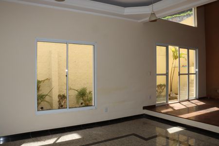 Casa de condomínio para alugar com 320m², 5 quartos e 4 vagasSala 1