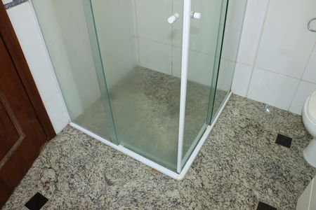 Casa de condomínio para alugar com 320m², 5 quartos e 4 vagasBanheiro da Suíte 5