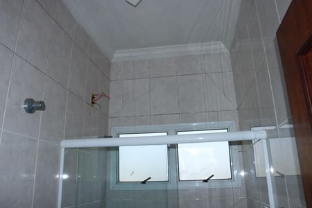 Casa de condomínio para alugar com 320m², 5 quartos e 4 vagasBanheiro da Suíte 4