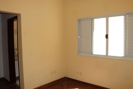 Casa de condomínio para alugar com 320m², 5 quartos e 4 vagasSuíte 3