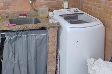 Casa de condomínio à venda com 65m², 2 quartos e 1 vaga Casa de condomínio à venda com 65m², 2 quartos e 1 vagaÁrea de Serviço