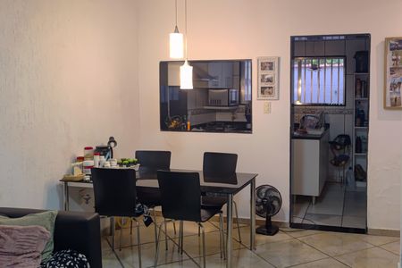 Casa de condomínio à venda com 65m², 2 quartos e 1 vaga Casa de condomínio à venda com 65m², 2 quartos e 1 vagaCozinha