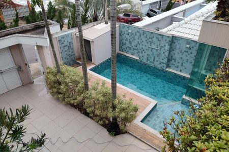 Casa de condomínio para alugar com 283m², 3 quartos e 2 vagasQuintal