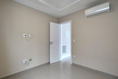 Casa de condomínio para alugar com 283m², 3 quartos e 2 vagas Casa de condomínio para alugar com 283m², 3 quartos e 2 vagasSuíte