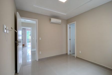 Casa de condomínio para alugar com 283m², 3 quartos e 2 vagasSuíte