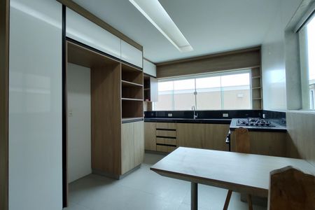 Casa de condomínio para alugar com 283m², 3 quartos e 2 vagasCozinha - Armários