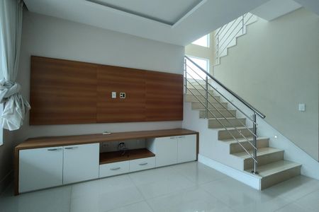 Casa de condomínio para alugar com 283m², 3 quartos e 2 vagas Casa de condomínio para alugar com 283m², 3 quartos e 2 vagasSala