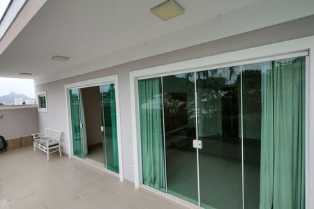 Casa de condomínio para alugar com 283m², 3 quartos e 2 vagasVaranda