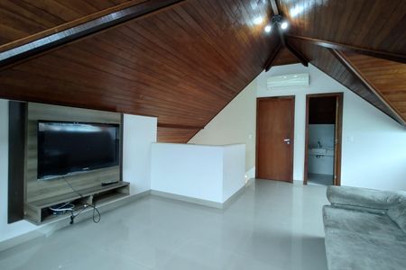 Casa de condomínio para alugar com 283m², 3 quartos e 2 vagasSótão