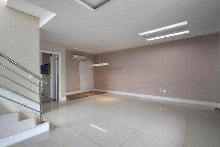 Casa de condomínio para alugar com 283m², 3 quartos e 2 vagasSala