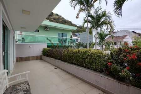 Casa de condomínio para alugar com 283m², 3 quartos e 2 vagasVaranda