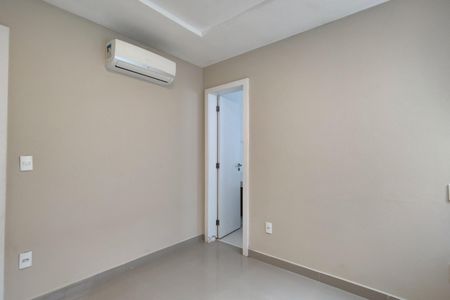 Casa de condomínio para alugar com 283m², 3 quartos e 2 vagasSuíte