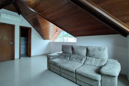 Casa de condomínio para alugar com 283m², 3 quartos e 2 vagasSótão