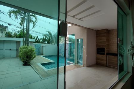 Casa de condomínio para alugar com 283m², 3 quartos e 2 vagasSala