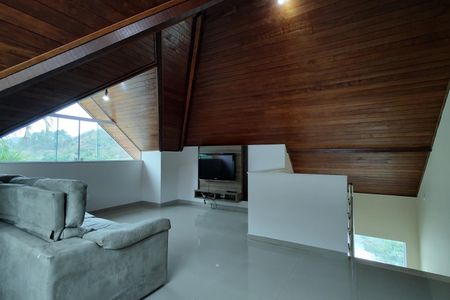 Casa de condomínio para alugar com 283m², 3 quartos e 2 vagasSótão