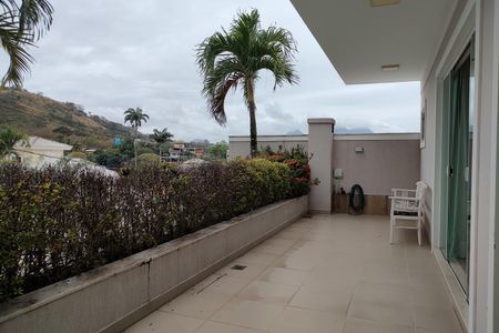 Casa de condomínio para alugar com 283m², 3 quartos e 2 vagasVaranda