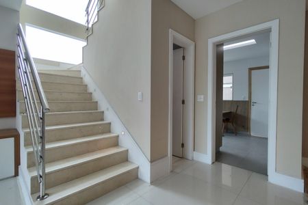 Casa de condomínio para alugar com 283m², 3 quartos e 2 vagasSala