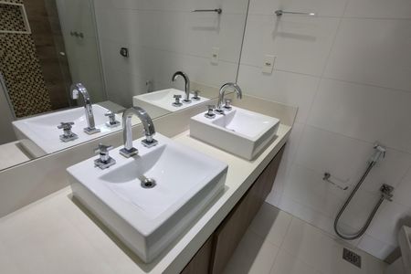 Casa de condomínio para alugar com 283m², 3 quartos e 2 vagasBanheiro da Suíte 2