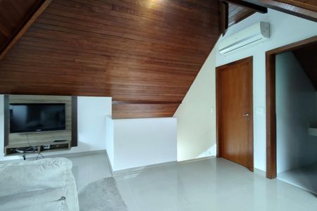 Casa de condomínio para alugar com 283m², 3 quartos e 2 vagasSótão