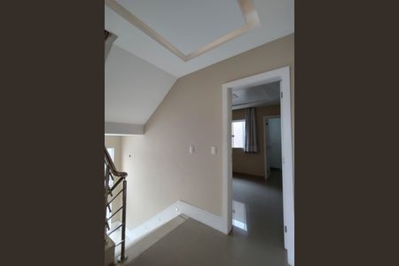 Casa de condomínio para alugar com 283m², 3 quartos e 2 vagasCorredor