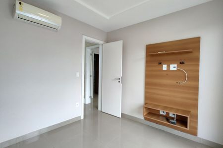 Casa de condomínio para alugar com 283m², 3 quartos e 2 vagas Casa de condomínio para alugar com 283m², 3 quartos e 2 vagasSuíte 3