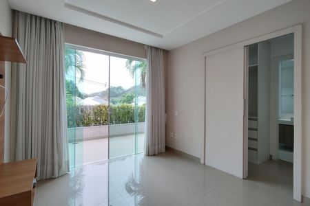 Casa de condomínio para alugar com 283m², 3 quartos e 2 vagasSuíte 3