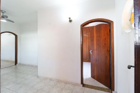 Casa à venda com 98m², 2 quartos e 2 vagasSala