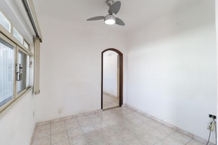 Casa à venda com 98m², 2 quartos e 2 vagasSala