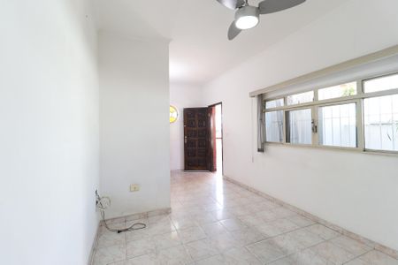 Casa à venda com 98m², 2 quartos e 2 vagasSala