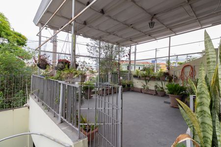 Casa à venda com 320m², 4 quartos e 5 vagas Casa à venda com 320m², 4 quartos e 5 vagasQuintal