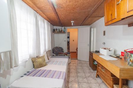 Casa à venda com 320m², 4 quartos e 5 vagas Casa à venda com 320m², 4 quartos e 5 vagasQuarto 1