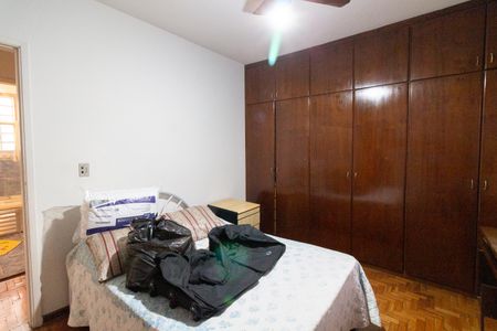 Casa à venda com 320m², 4 quartos e 5 vagas Casa à venda com 320m², 4 quartos e 5 vagasQuarto 2