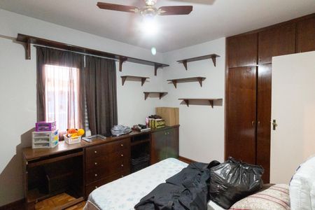 Casa à venda com 320m², 4 quartos e 5 vagas Casa à venda com 320m², 4 quartos e 5 vagasQuarto 2