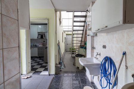 Casa à venda com 320m², 4 quartos e 5 vagas Casa à venda com 320m², 4 quartos e 5 vagasÁrea de Serviço