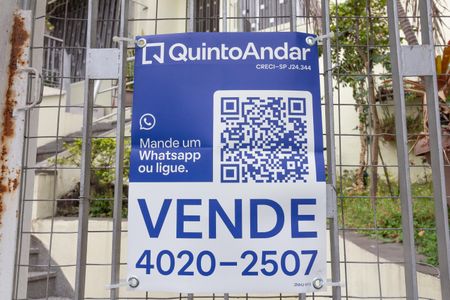 Casa à venda com 320m², 4 quartos e 5 vagas Casa à venda com 320m², 4 quartos e 5 vagasPlaca do QuintoAndar