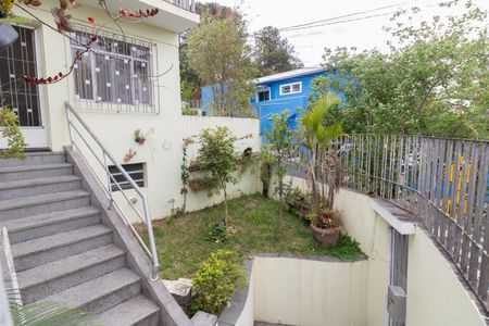 Casa à venda com 320m², 4 quartos e 5 vagas Casa à venda com 320m², 4 quartos e 5 vagasJardim de entrada