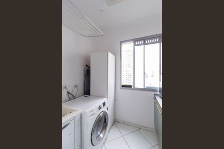 Apartamento à venda com 69m², 2 quartos e 1 vaga Apartamento à venda com 69m², 2 quartos e 1 vagaCozinha e Área de Serviço