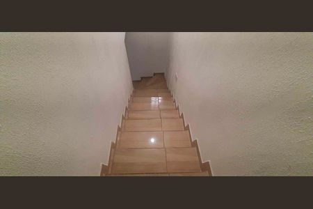 Casa à venda com 231m², 4 quartos e 2 vagasEscada