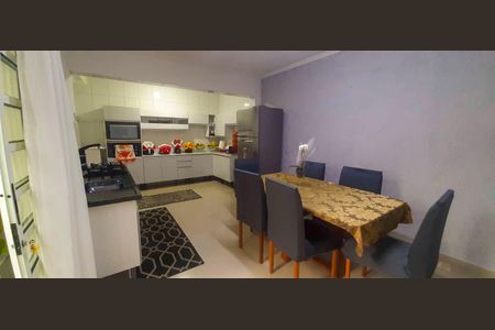 Casa à venda com 231m², 4 quartos e 2 vagasCozinha